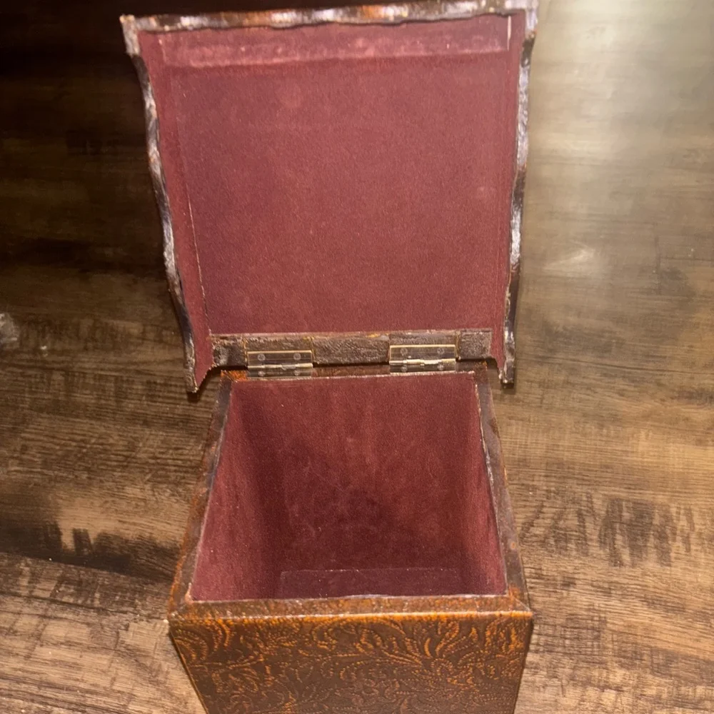 Brown Vintage-Style Wooden Box with Horse Design
